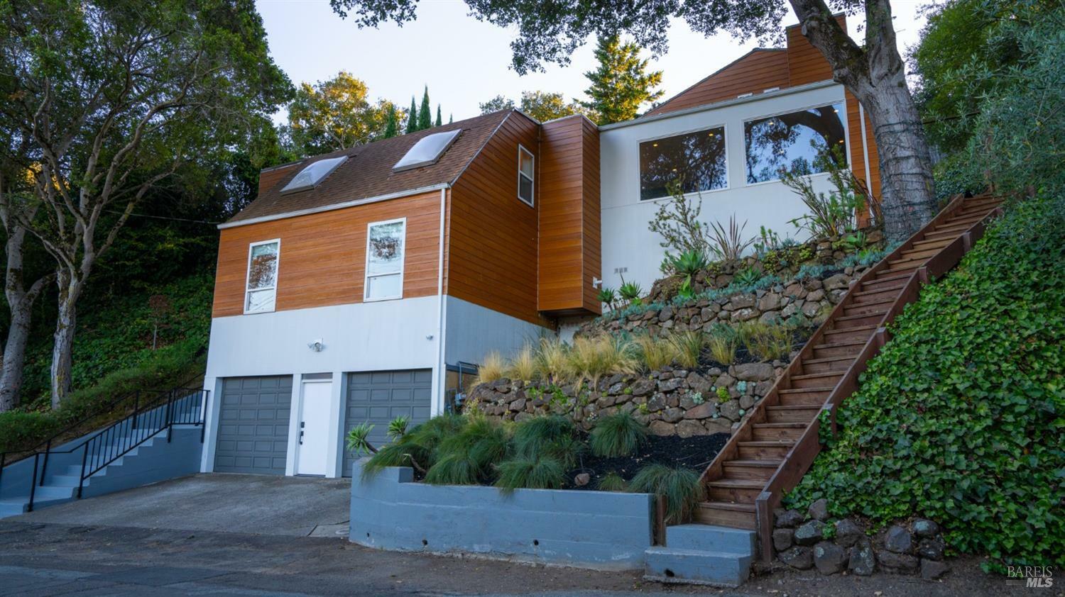 Property Photo: 5595 Estates Drive CA 94618