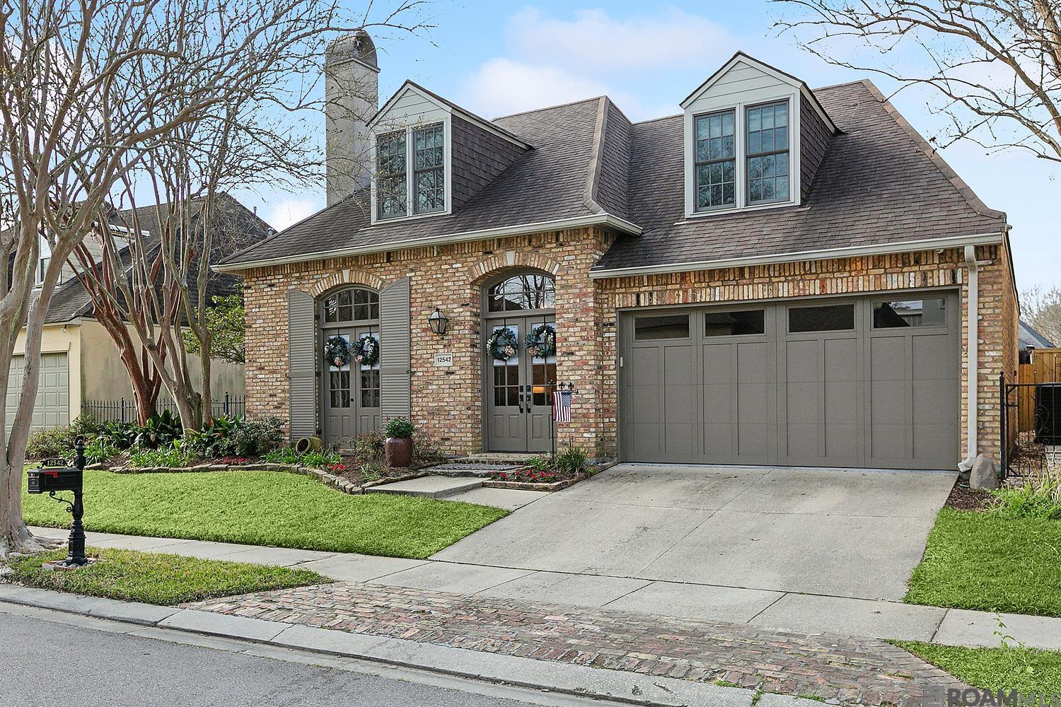Property Photo: 12542 Windermere Oaks Ct LA 70810