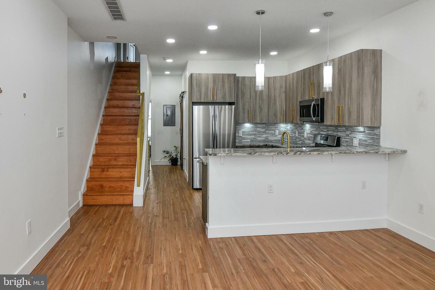 Property Photo: 2403 S 11th Street PA 19148