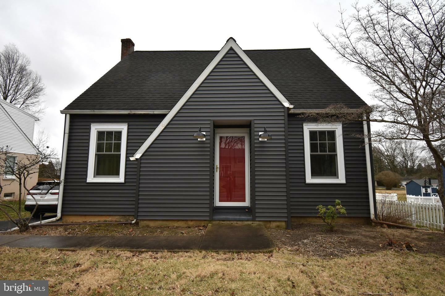 62 W Oregon Road  Lititz PA 17543 photo