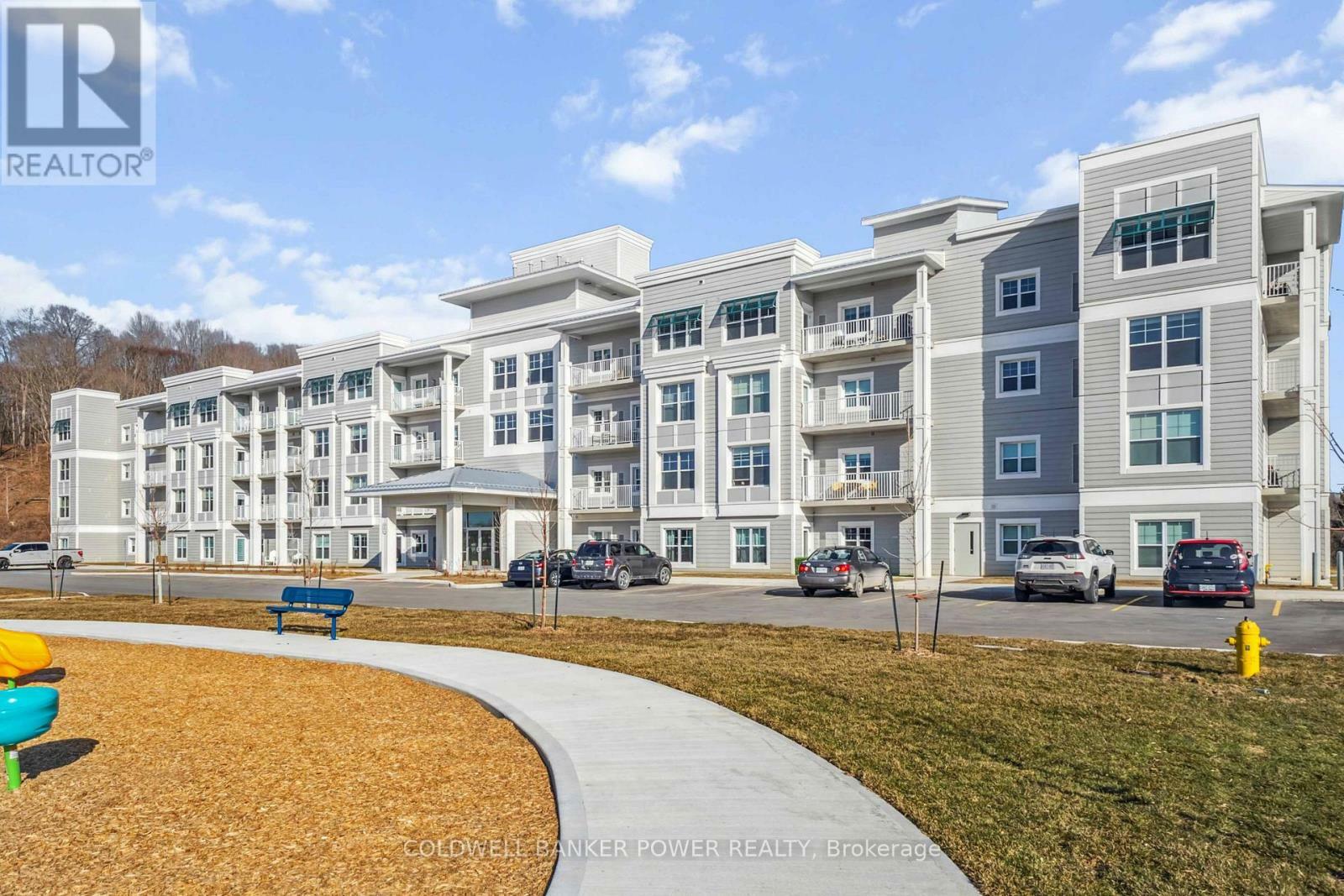 100 The Promenade 305  Central Elgin (Port Stanley) ON N5L 1C5 photo