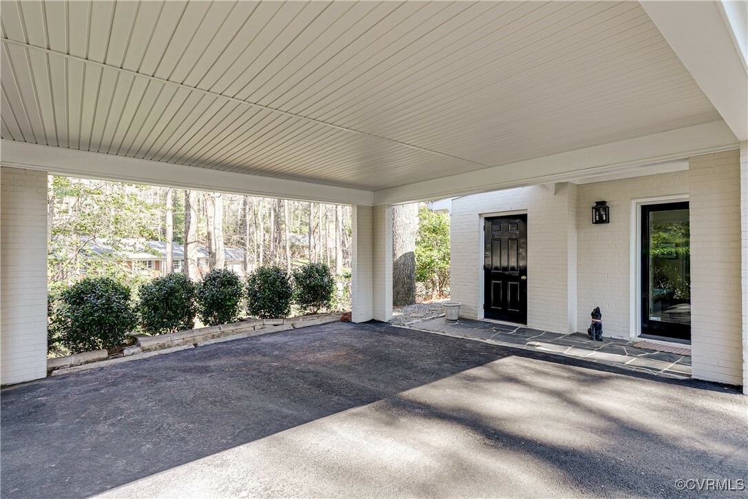 Property Photo: 206 W Hillcrest Avenue VA 23226