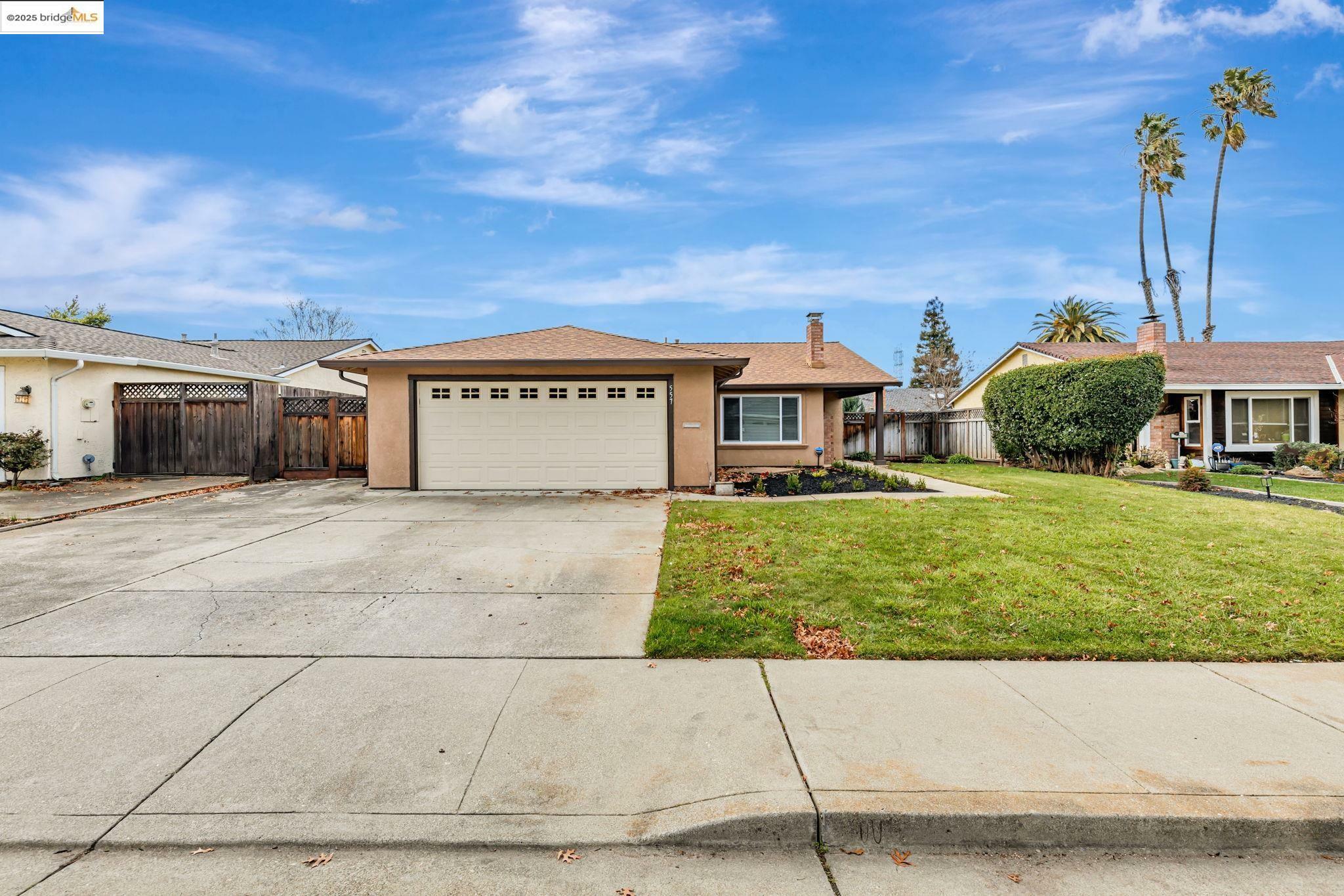 557 Debra St  Livermore CA 94550 photo