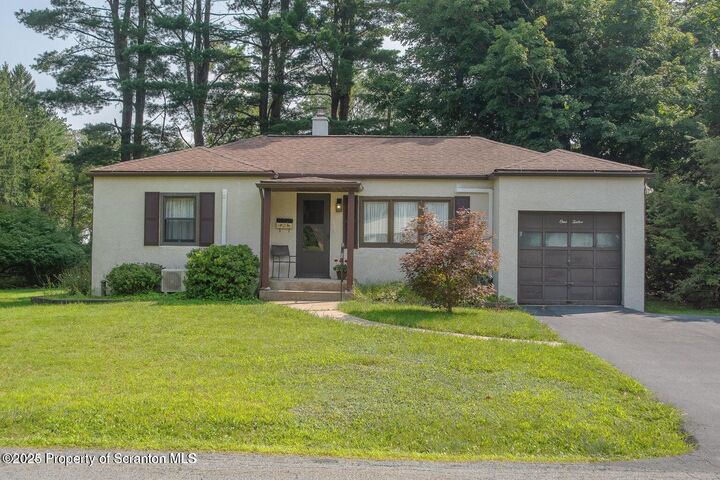 Property Photo: 112 Park Drive PA 18411