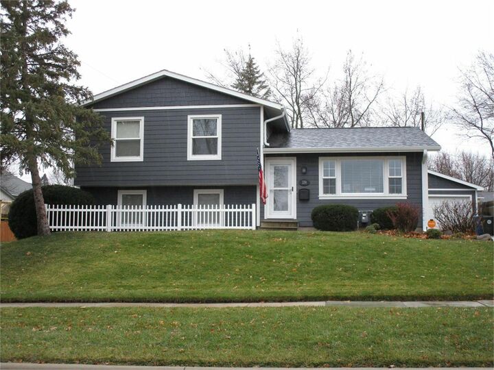 224 E Mitchell Avenue  Waterloo IA 50702 photo