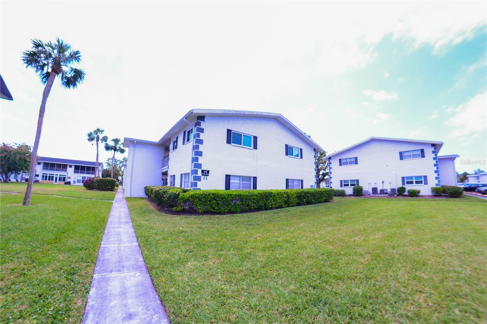 Property Photo: 105 47th Avenue Drive W 377 FL 34207