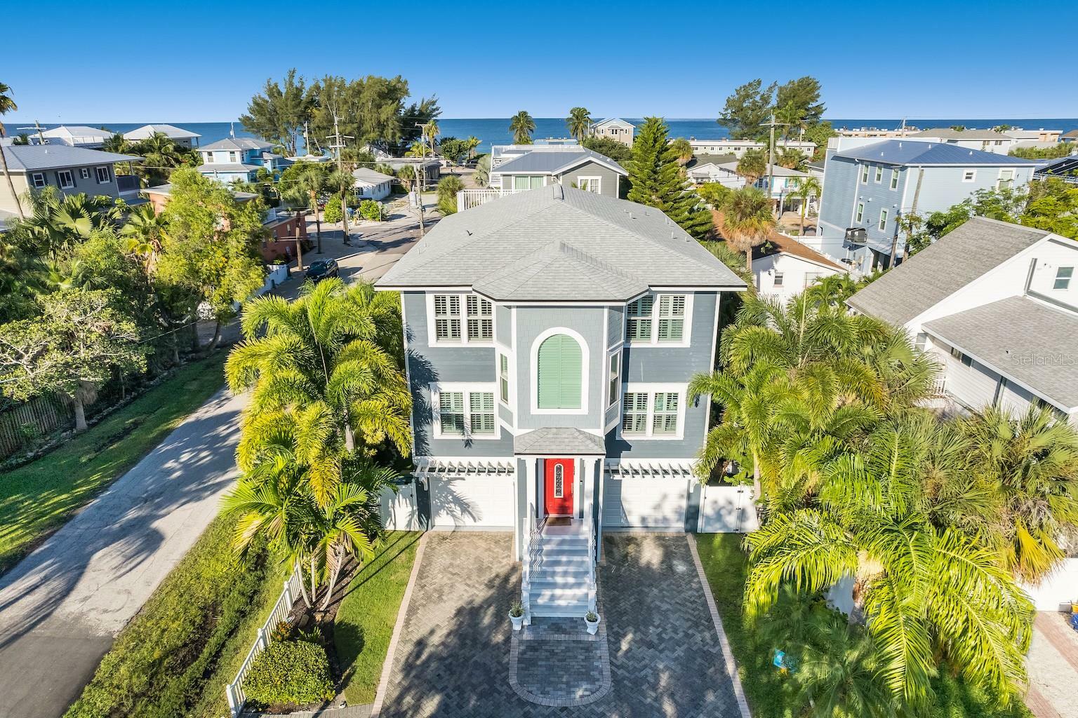 Property Photo: 2300 Avenue B FL 34217