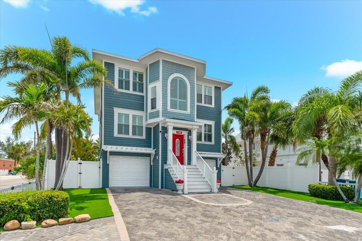 Property Photo: 2300 Avenue B FL 34217