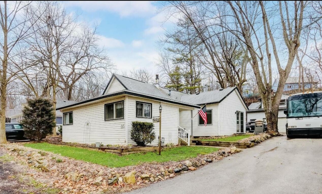 W298n2816 Shady Ln  Delafield WI 53072 photo