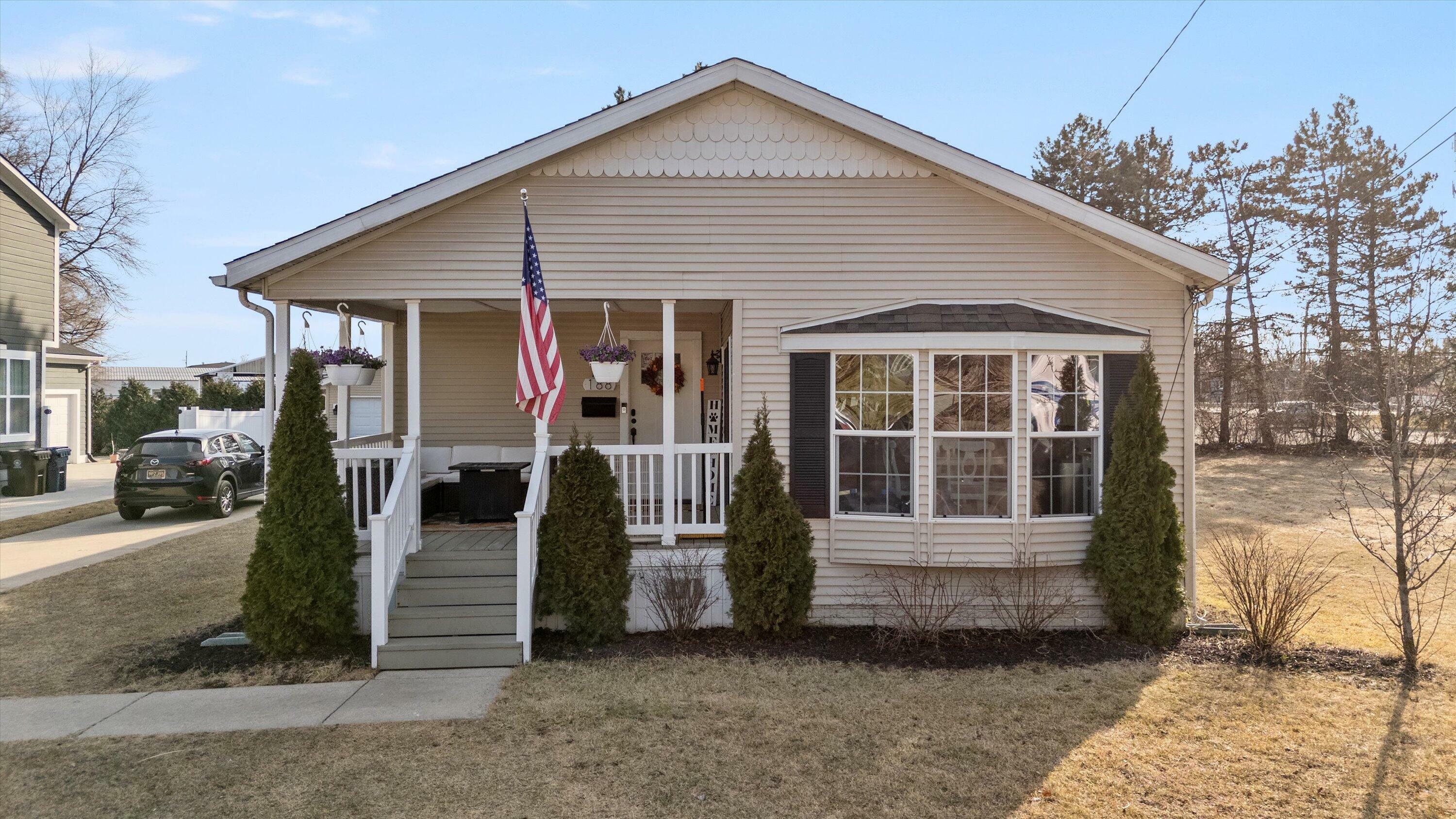 Property Photo:  188 E Ann Arbor Trail  MI 48170 