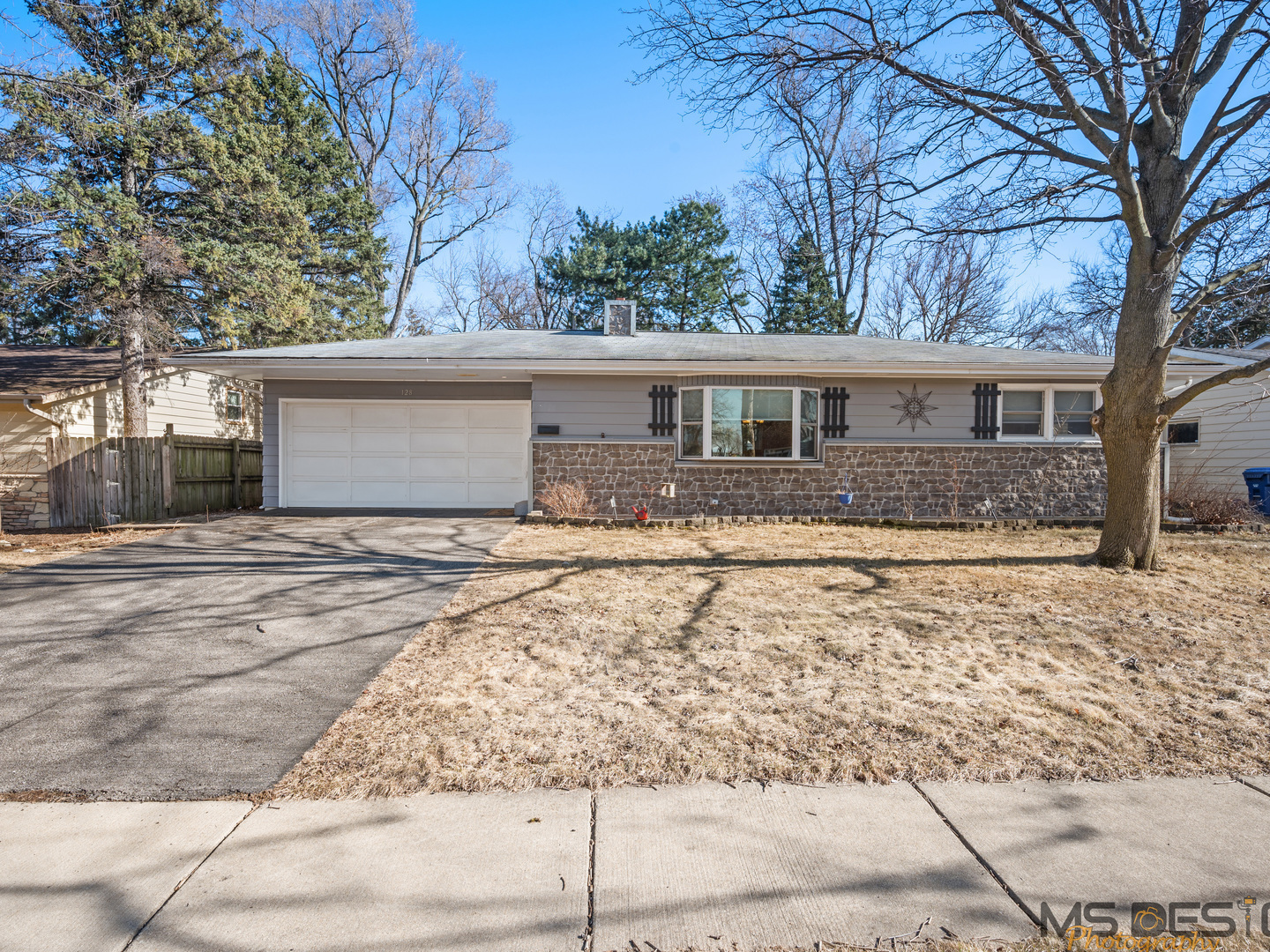 128 Walnut Drive  St. Charles IL 60174 photo