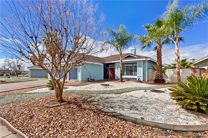 Property Photo:  12849 Pembridge  CA 92553 