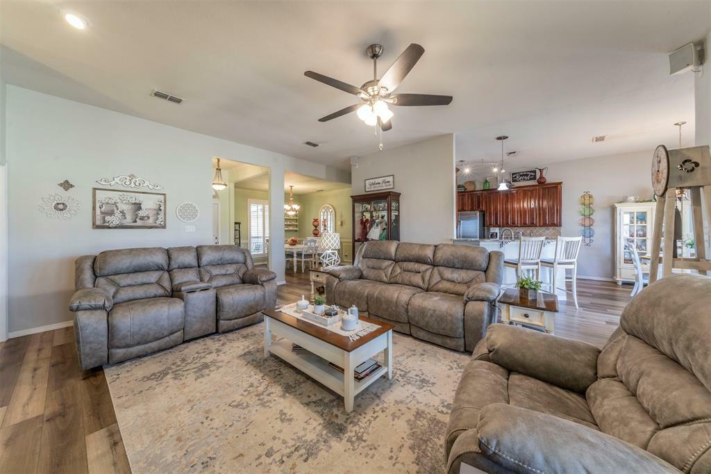 Property Photo:  11621 Willow Springs Road  TX 76052 