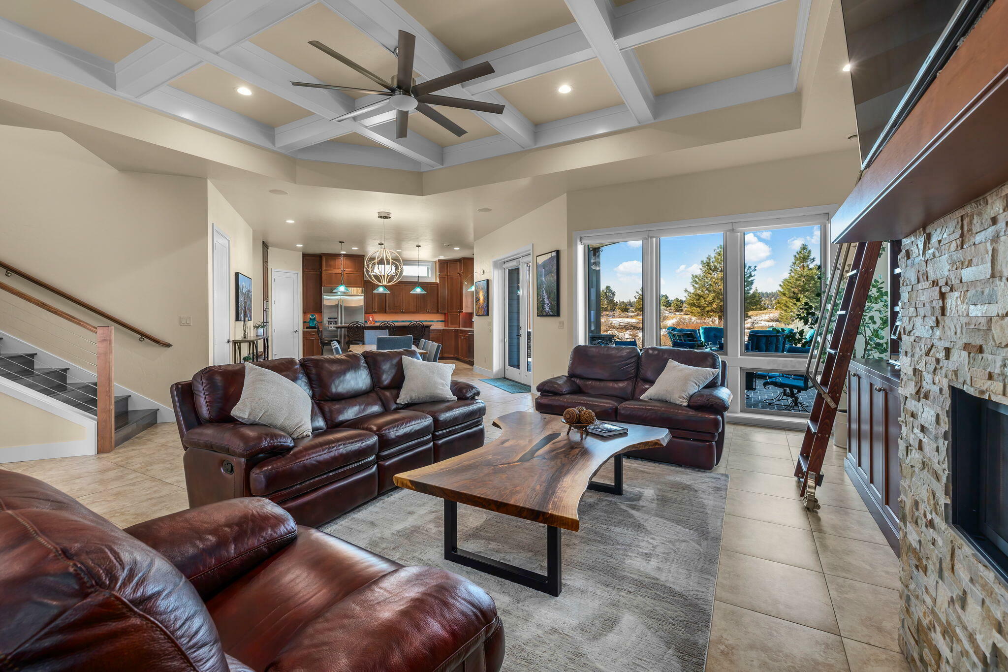 Property Photo: 61649 Hosmer Lake Drive Drive OR 97702