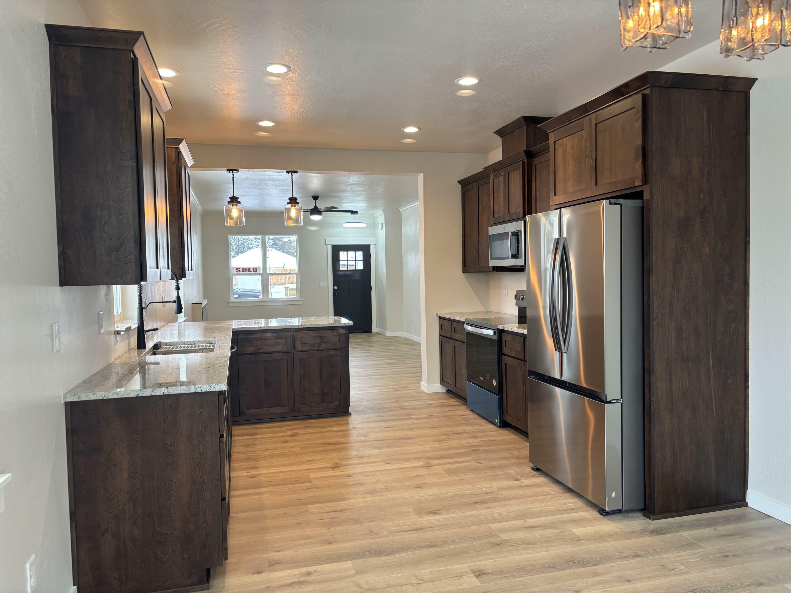 Property Photo: 746 Dahl Place 14 OR 97501