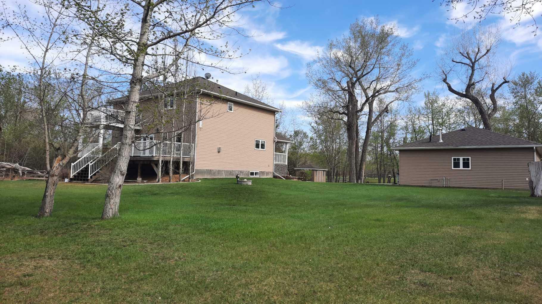 Property Photo: 166 Railway Avenue AB T0J 0Y9