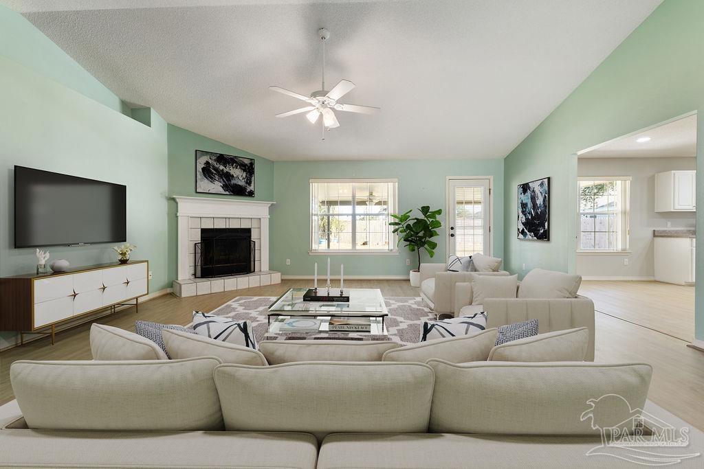 Property Photo:  1006 Lake Aire Dr  FL 32506 