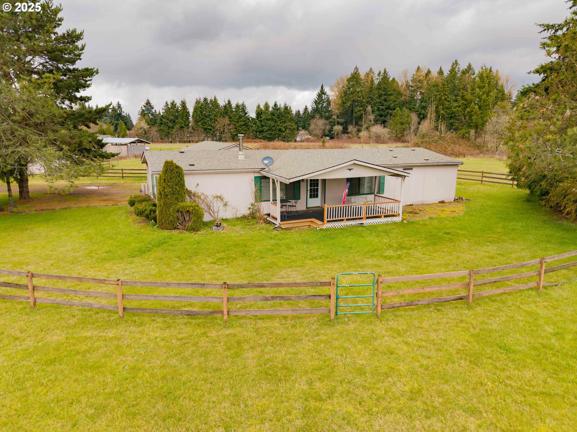 Property Photo: 13228 NE 151st St WA 98606