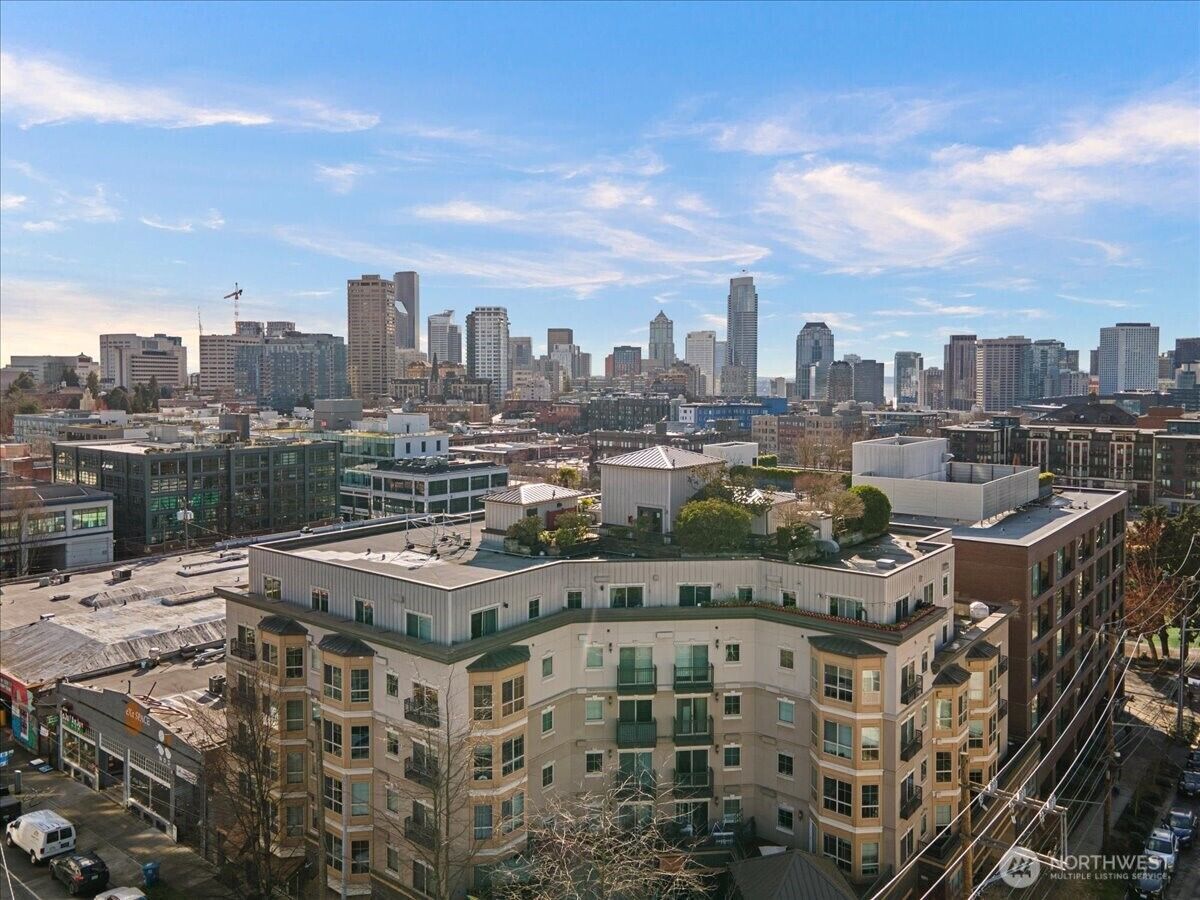 Property Photo: 1125 E Olive Street 304 WA 98122