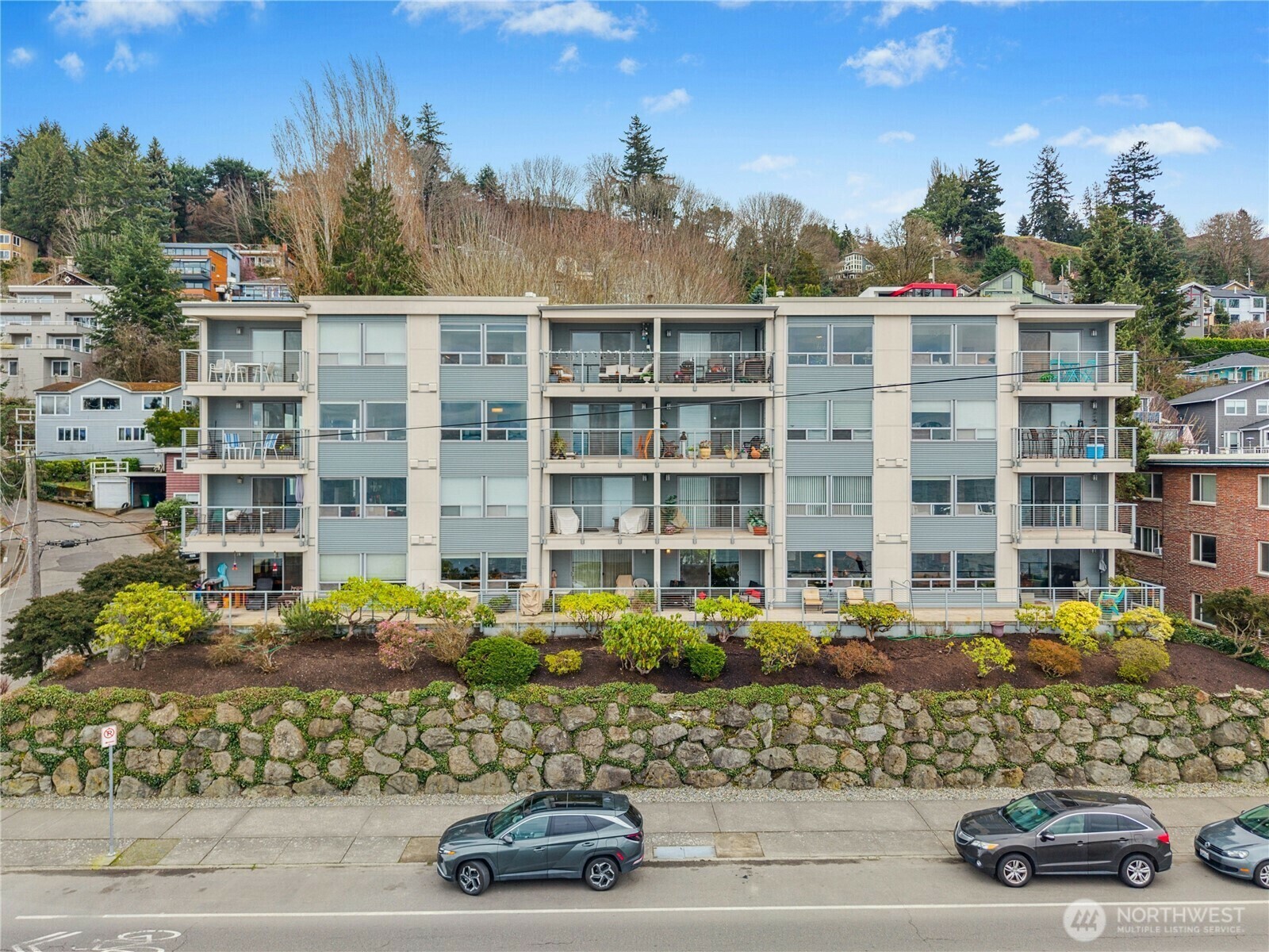 Property Photo: 2200 Alki Avenue SW 401 WA 98116