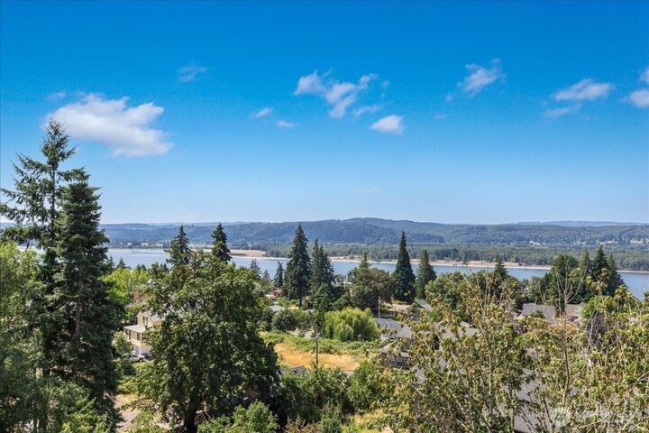 Property Photo: 599 N 5th WA 98625