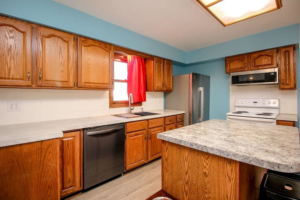 Property Photo:  806 N Clara St  KS 67212 