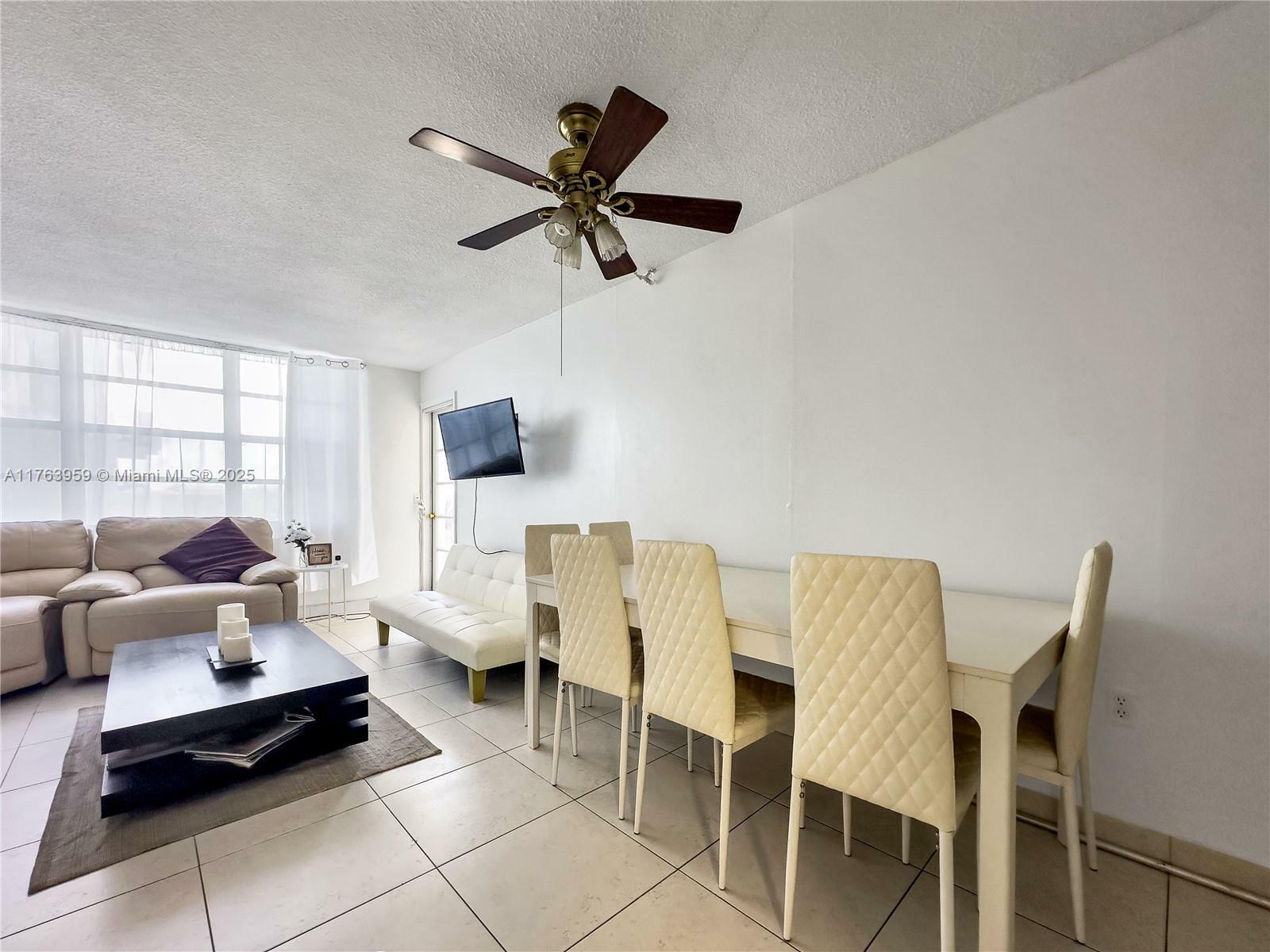 Property Photo: 2750 NE 183rd St 407 FL 33160