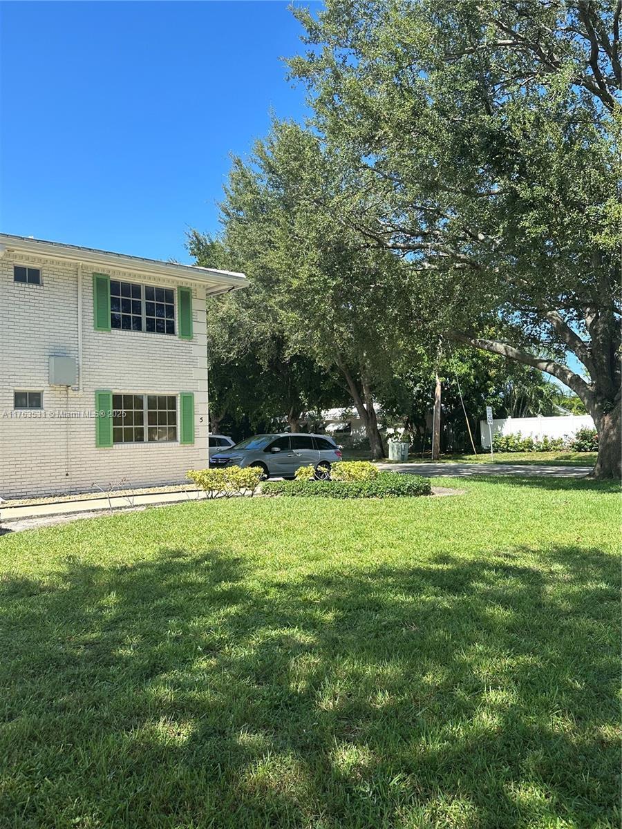 Property Photo: 1851 NE 62nd St 504 FL 33308