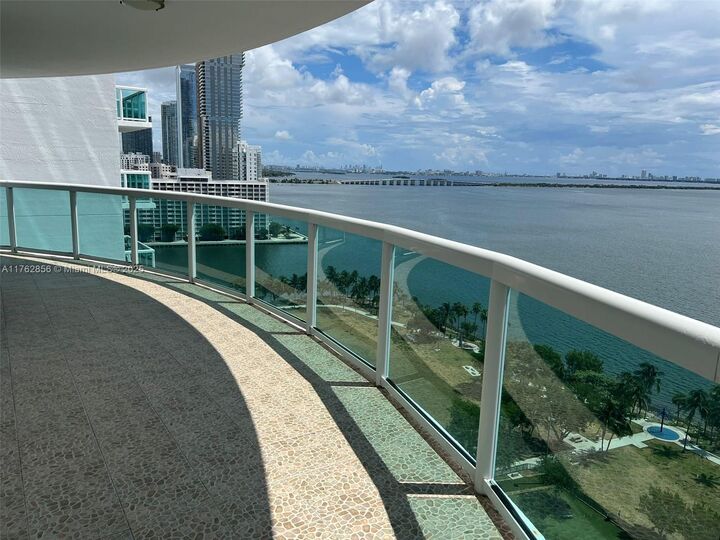 Property Photo:  1800 N Bayshore Dr 1901  FL 33132 