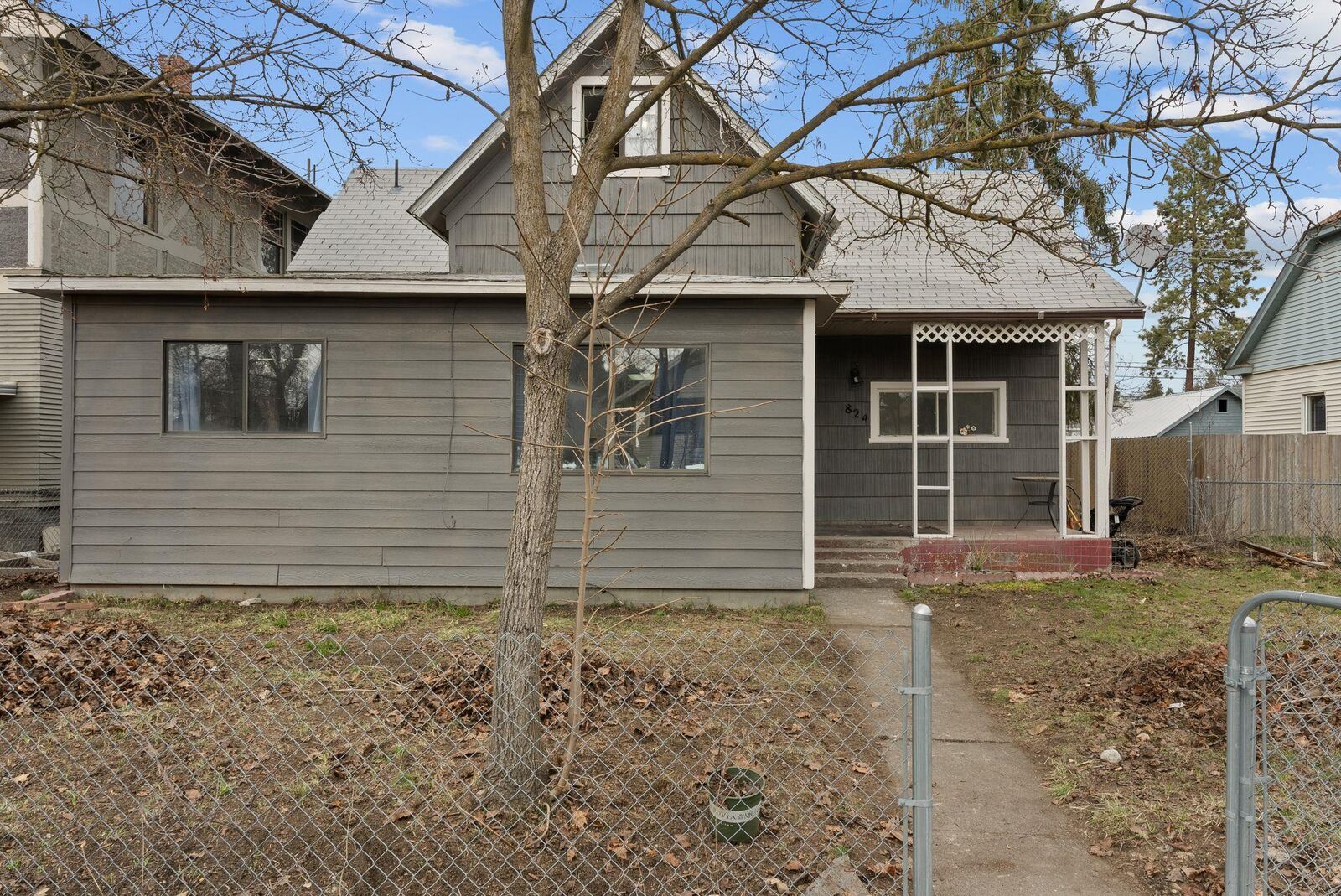 Property Photo: 824 W Fairview Ave WA 99205