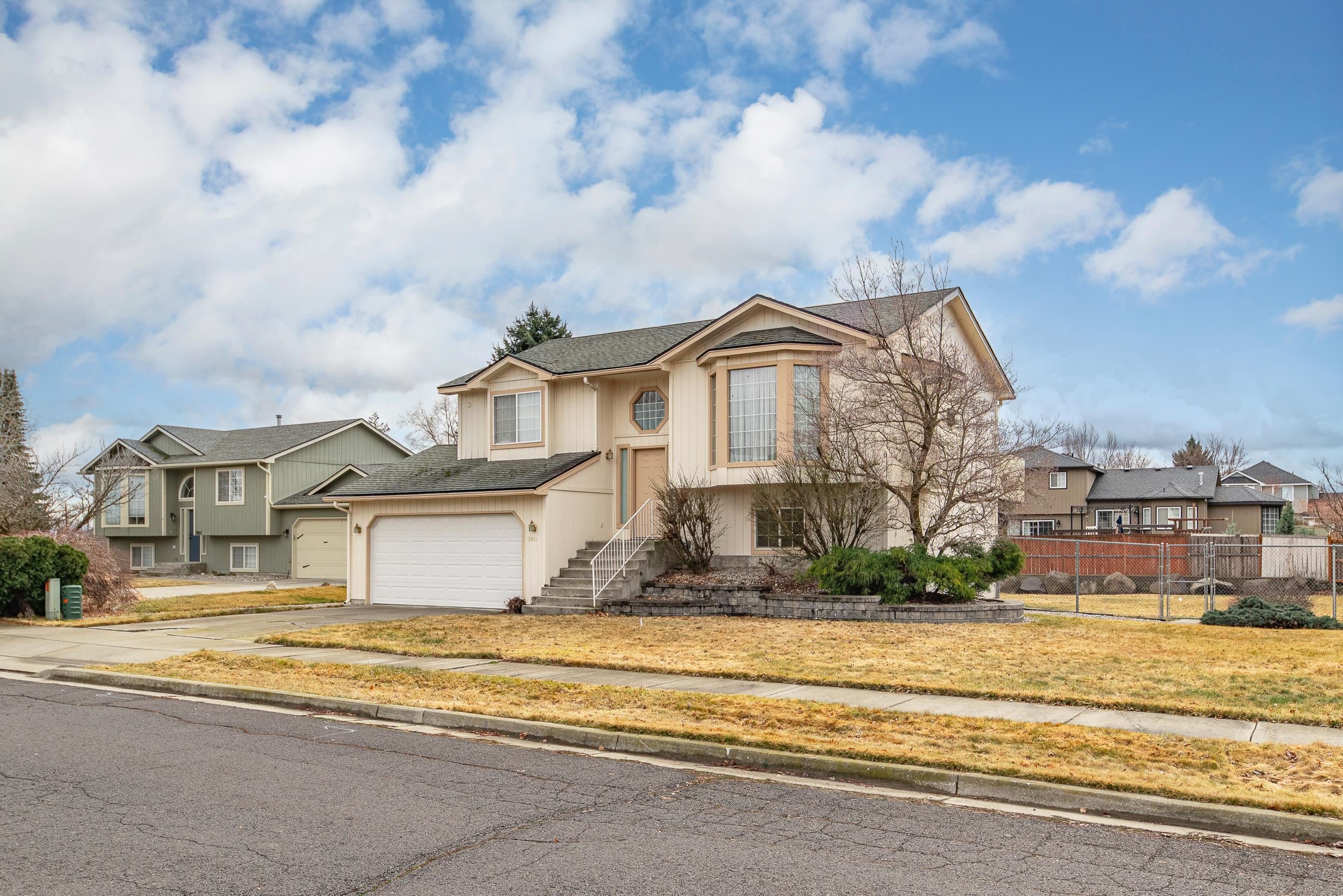 7811 N Debby Lynn Ct  Spokane WA 99208-8485 photo