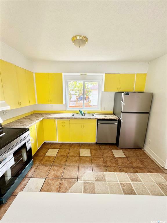 Property Photo: 436 12th Street E SK S6V 1C4