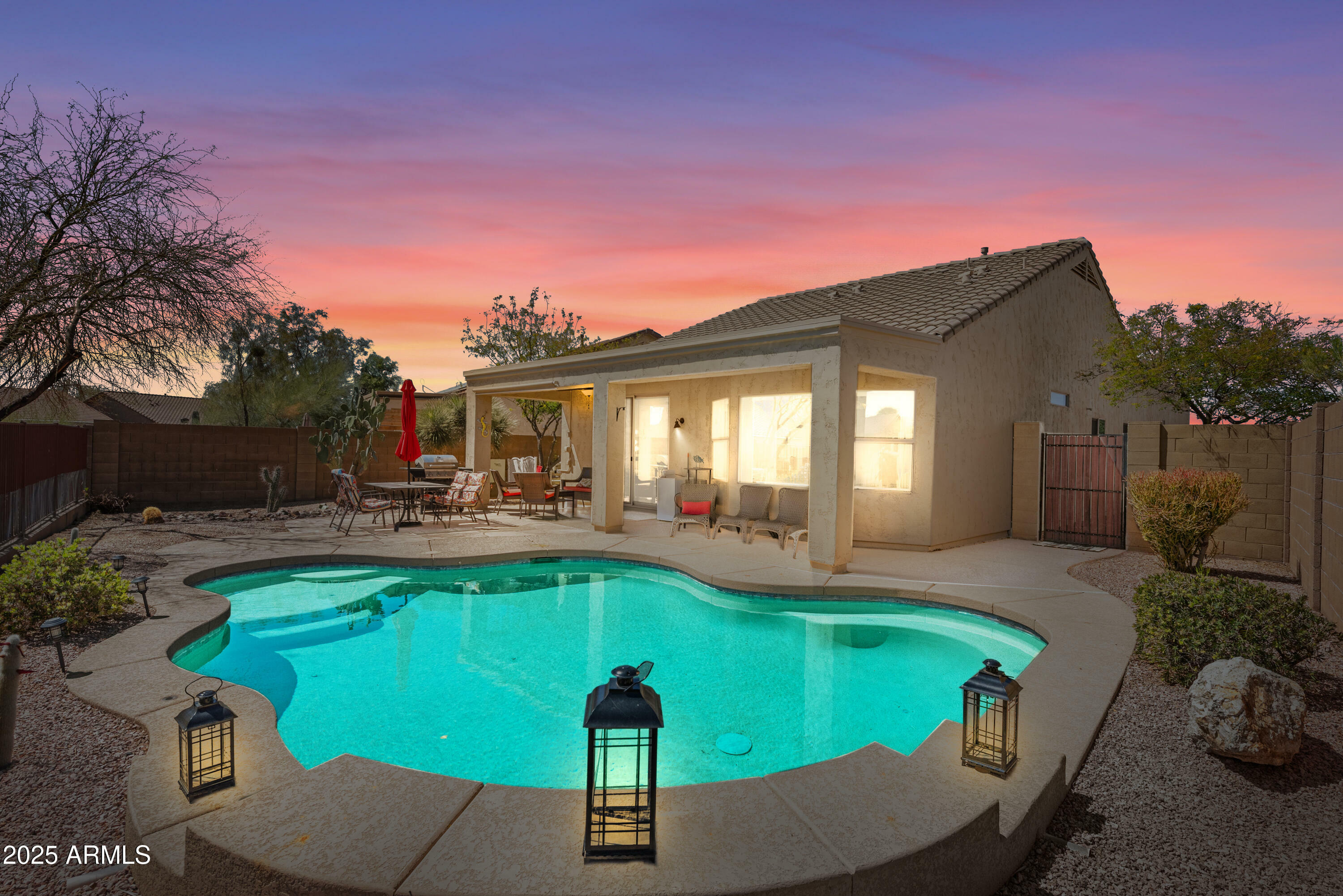 Property Photo: 8377 S Mountain Air Lane AZ 85118