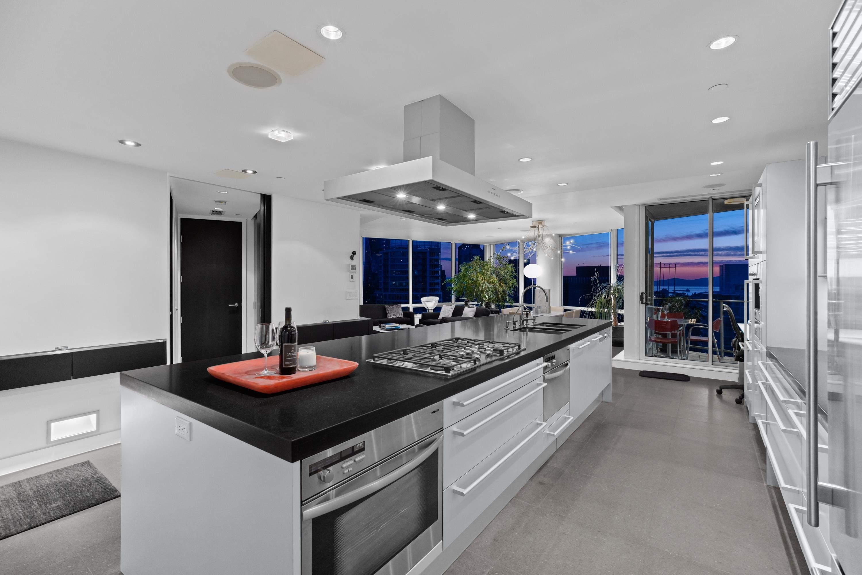 Property Photo: 1077 W Cordova Street 2903 BC V6C 2C6