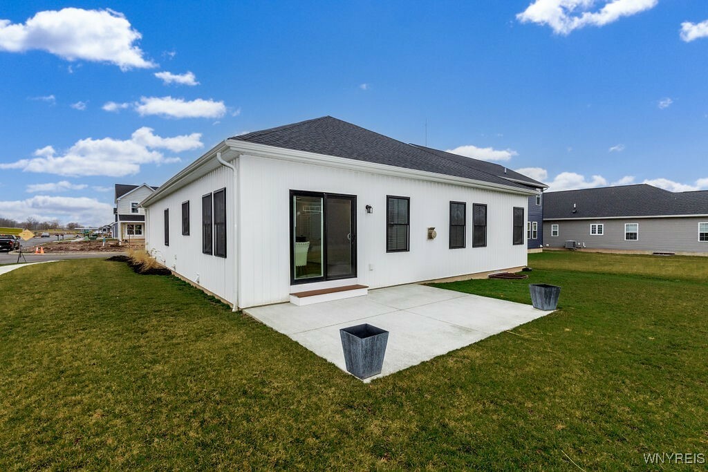 Property Photo: 3 Kaitlyn Court NY 14072