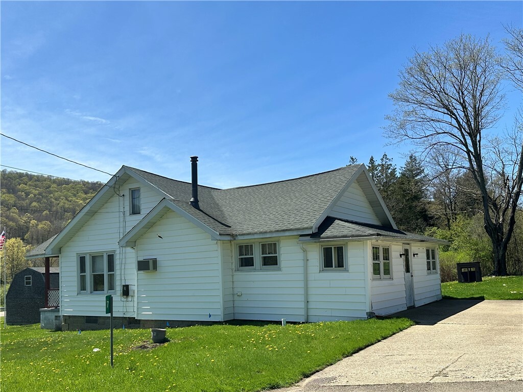 Property Photo: 7 Hedgehog Lane PA 16701