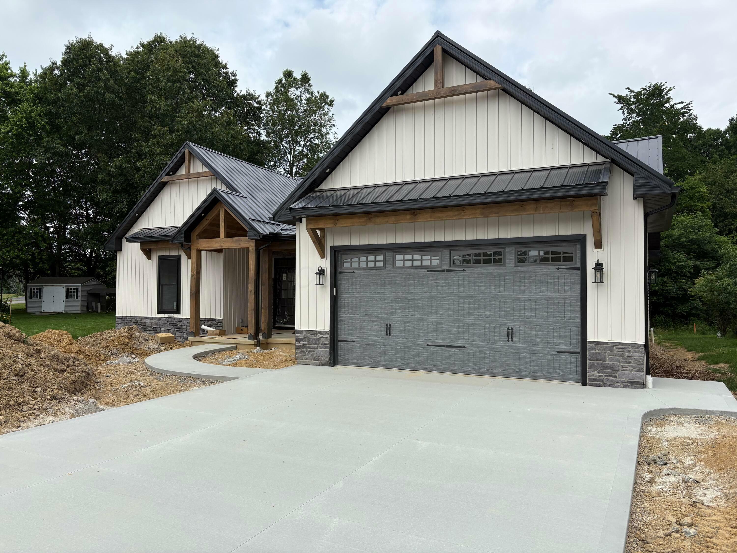 Property Photo: 2599 Apple Valley Drive OH 43028