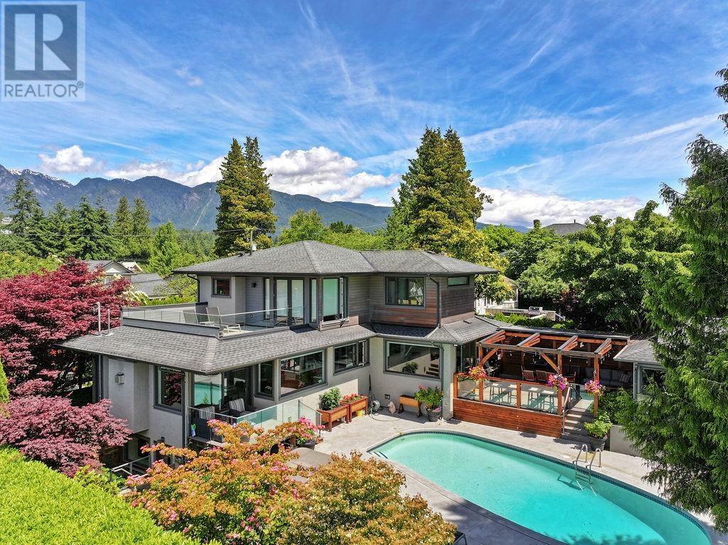 Property Photo: 990 Jefferson Avenue BC V7T 2A4
