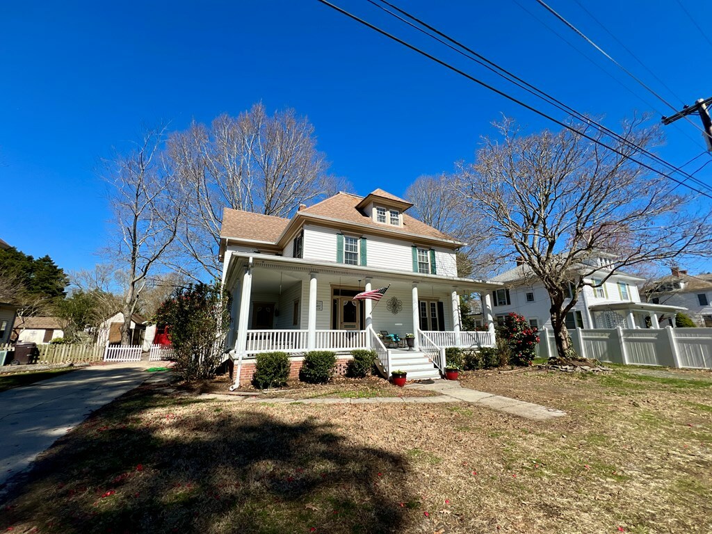 Property Photo: 28422 Woodland Ave VA 23410
