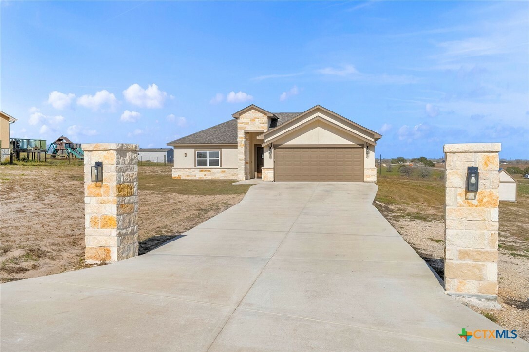Property Photo: 510 Lazy Oak Lane TX 78121