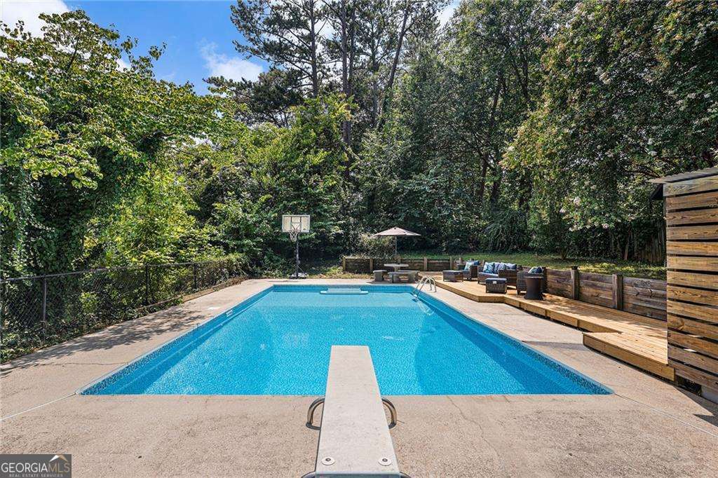 Property Photo: 5498 Stoneybrook Court SE GA 30126