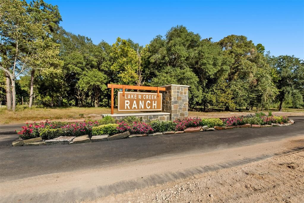 Property Photo:  18308 Woodstream Crossing Road  TX 77316 