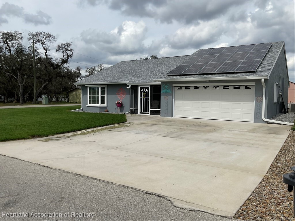 Property Photo: 360 Grove Circle FL 33825