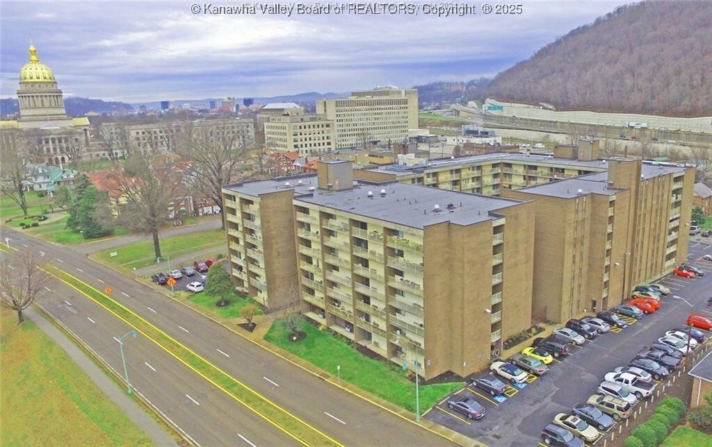 2106 Kanawha Boulevard E 426  Charleston WV 25311 photo