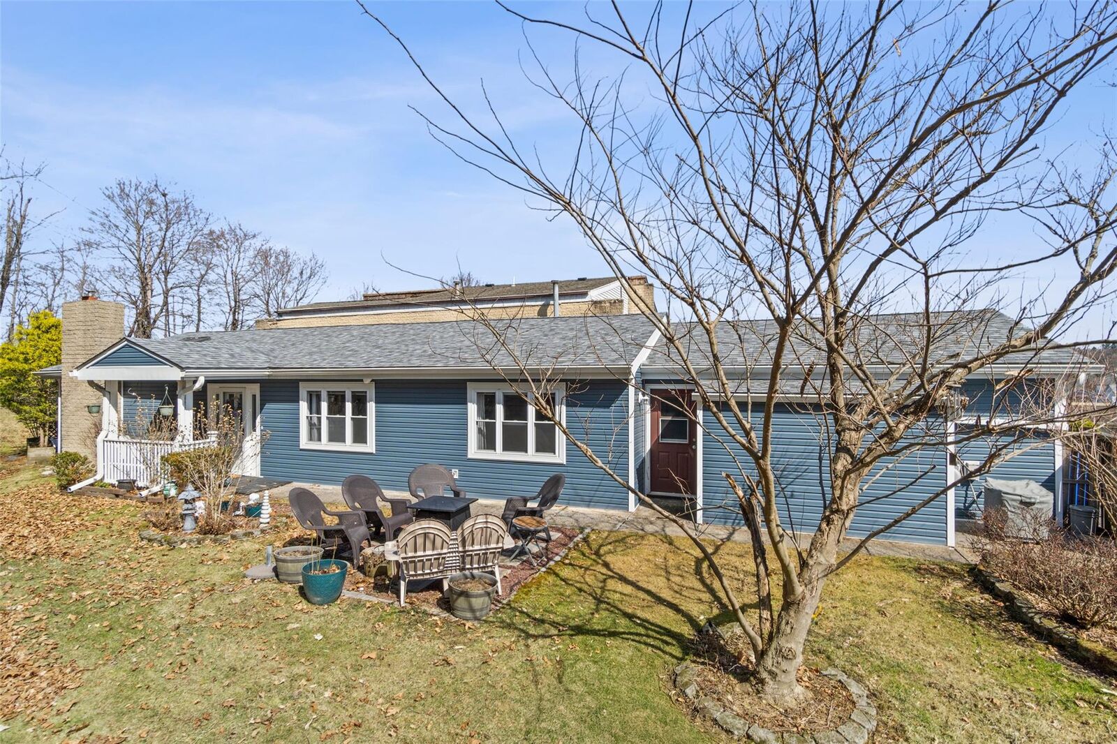 Property Photo:  90 Country Club Drive  NY 10921 