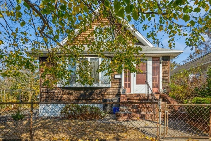 Property Photo: 691 Arthur Street NY 11510