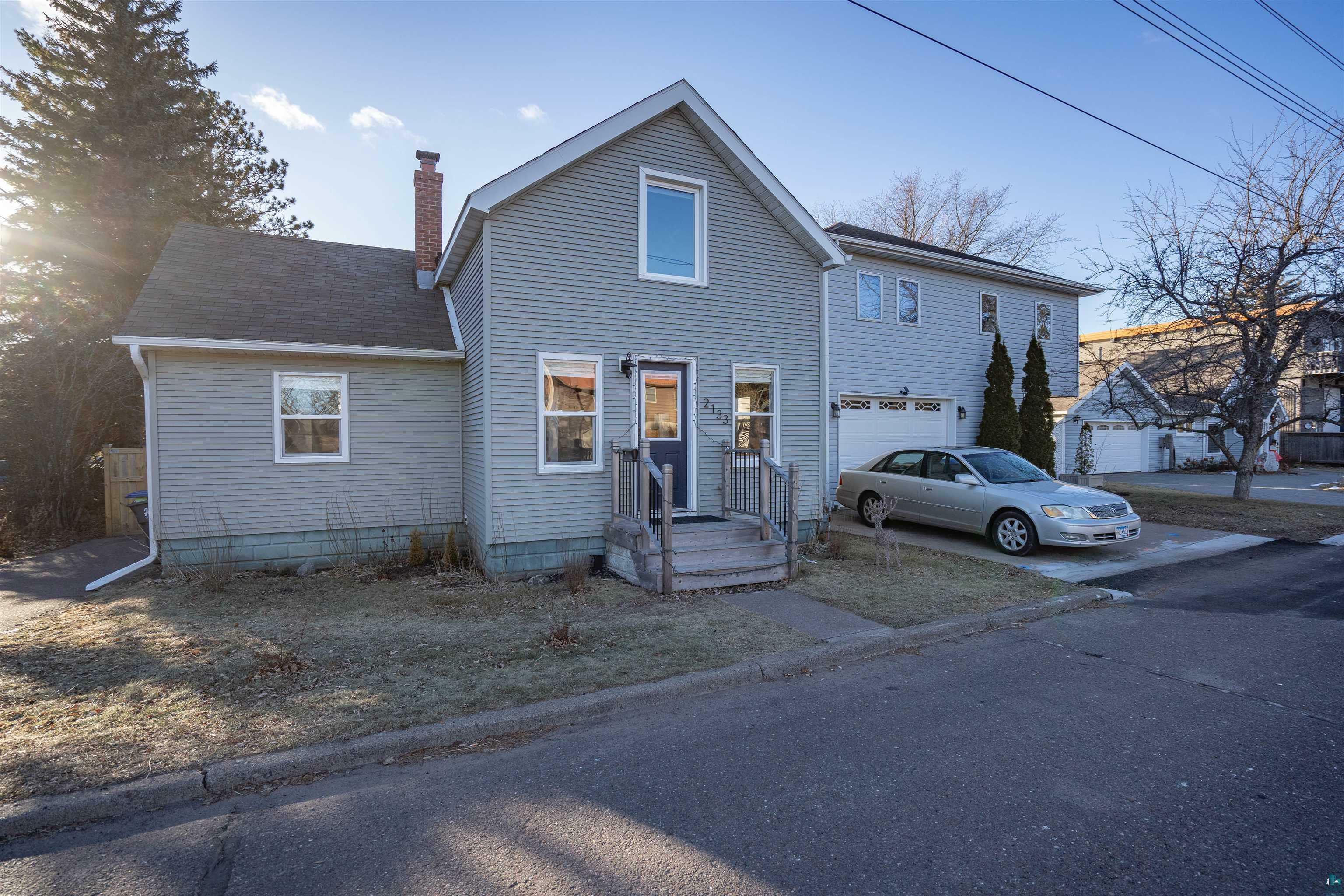 2133 Minnesota Ave  Duluth MN 55802 photo