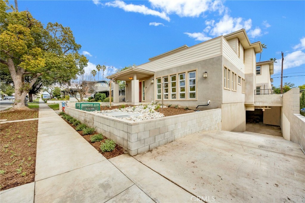 Property Photo: 72 S Oak Avenue CA 91107