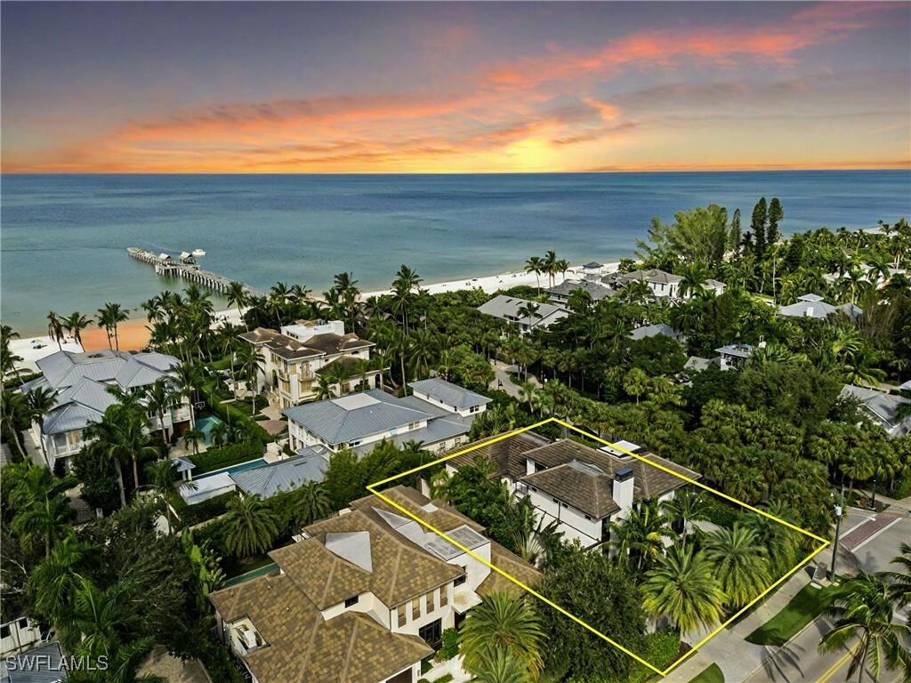Property Photo: 1230 Gulf Shore Boulevard S FL 34102