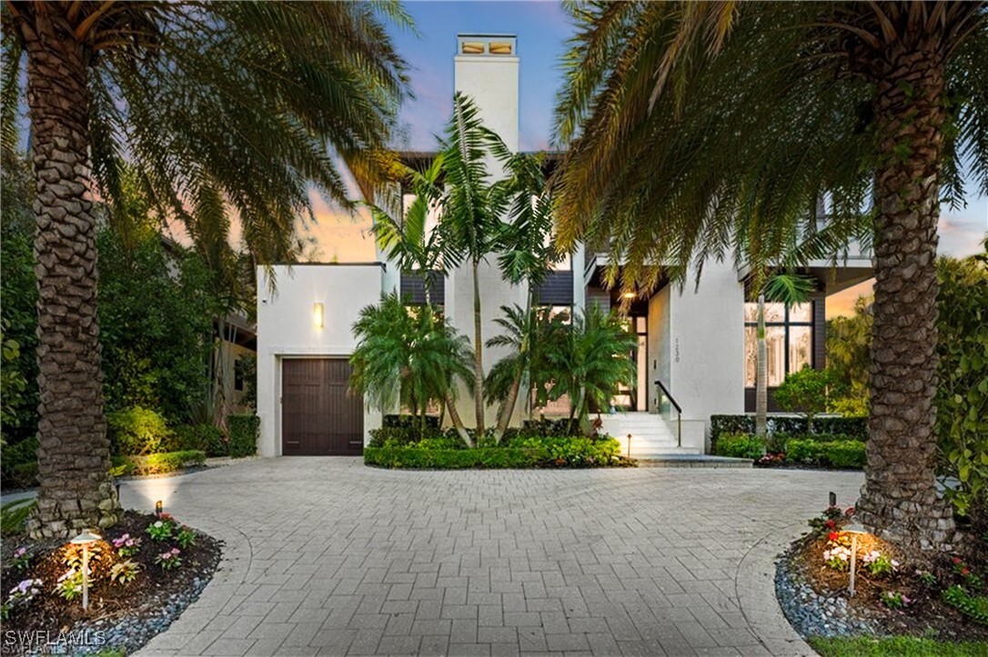 Property Photo: 1230 Gulf Shore Boulevard S FL 34102